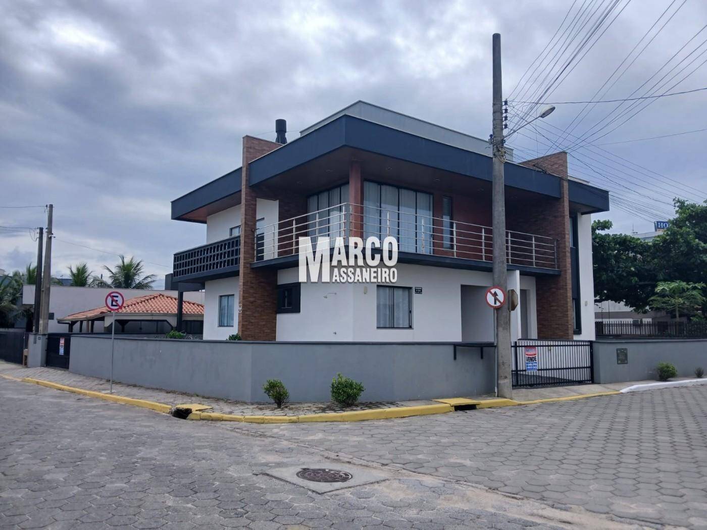 Casa, 7 quartos, 240 m² - Foto 1