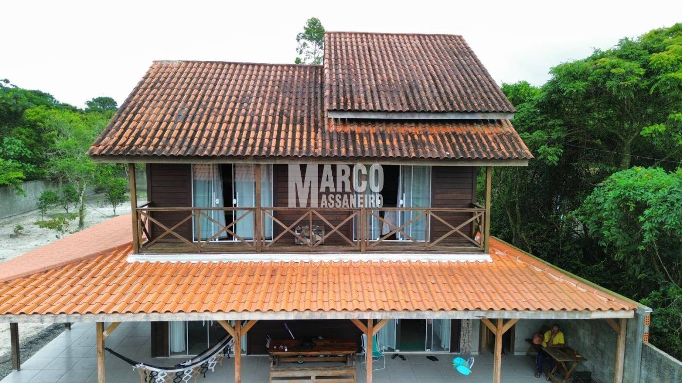 Chácara, 3 quartos, 1250 m² - Foto 1