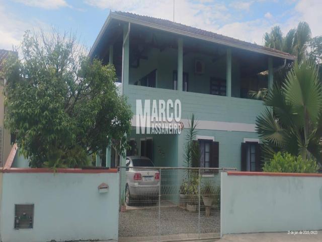 Casa para Venda em Balneário Barra do Sul / SC no bairro Cos