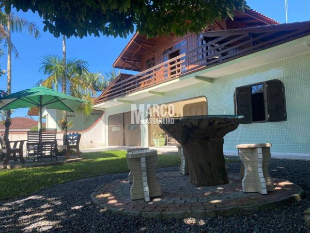 Casa para Venda em Balneário Barra do Sul / SC no bairro Cos