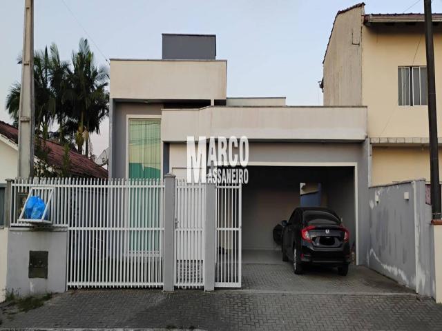 Casa para Locação em Balneário Barra do Sul / SC no bairro C