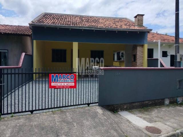 Casa para Venda em Balneário Barra do Sul / SC no bairro Cen