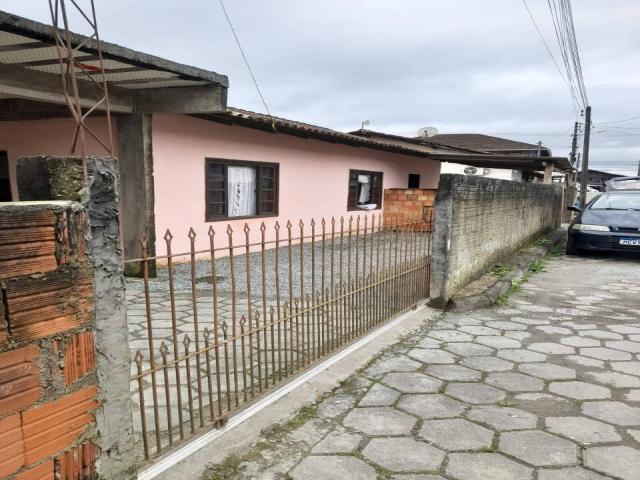 Casa + Kitnet para Venda no Bairro Porto Grande em Araquari