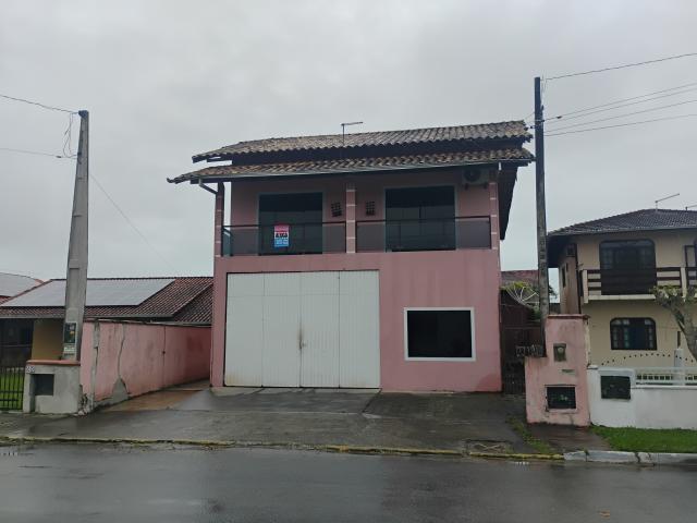 Casa + Comercial para Locação no centro em Balneário Barra d