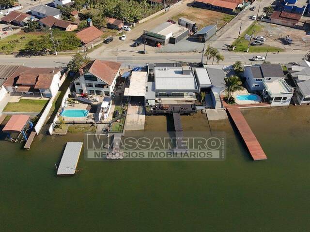 #925 - Casa para Venda em Balneário Barra do Sul - SC