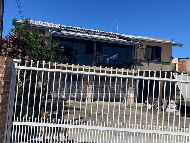 Casa para Venda em Balneário Barra do Sul / SC no bairro Cen
