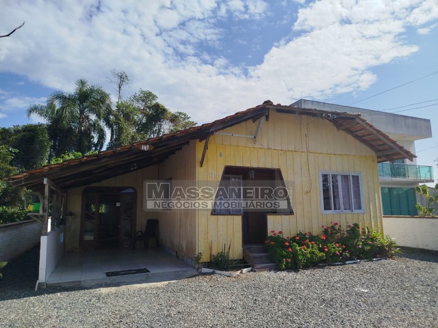 #933 - Casa para Venda em Balneário Barra do Sul - SC
