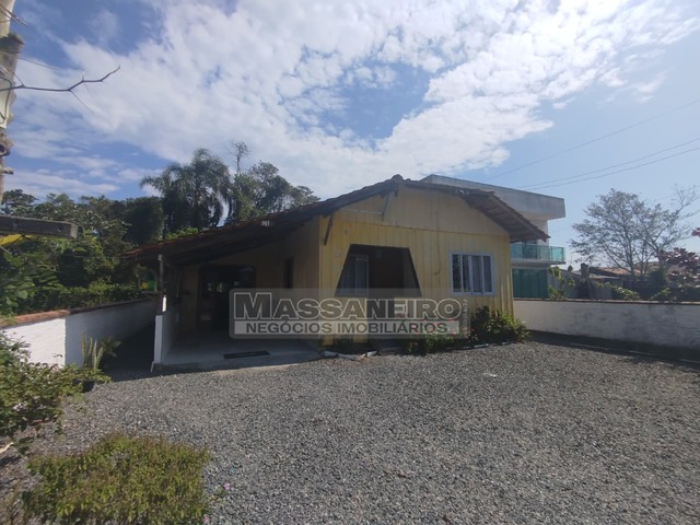#933 - Casa para Venda em Balneário Barra do Sul - SC
