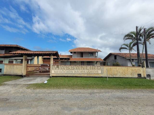 #940 - Casa para Venda em Balneário Barra do Sul - SC