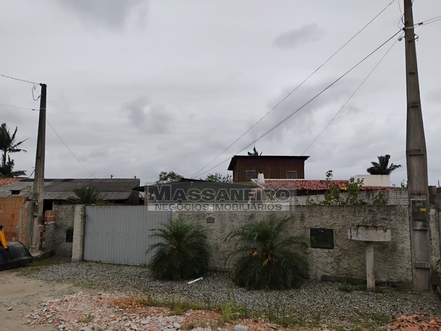Casa com 3 dormitórios na Salinas em Bal. Barra do Sul Sc