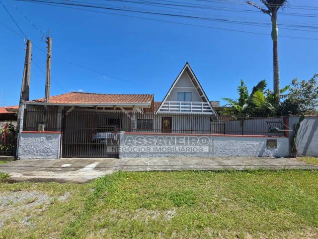 #1005 - Casa para Venda em Balneário Barra do Sul - SC