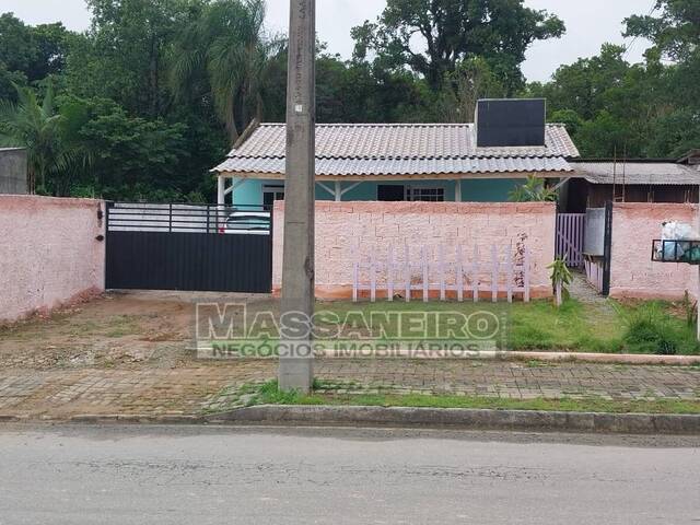 #1019 - Casa para Venda em Araquari - SC