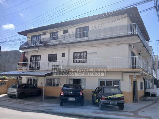 Apartamento bem no Centro de Balneário Barra do Sul Sc