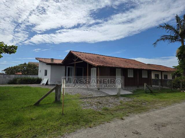 #1034 - Casa para Venda em Balneário Barra do Sul - SC