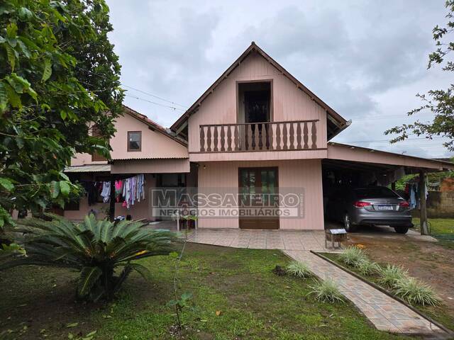 #1045 - Casa para Venda em Balneário Barra do Sul - SC
