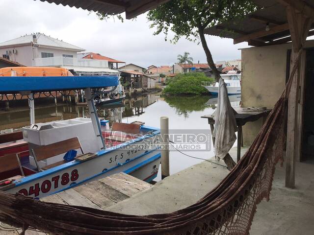 #1046 - Casa para Venda em Balneário Barra do Sul - SC