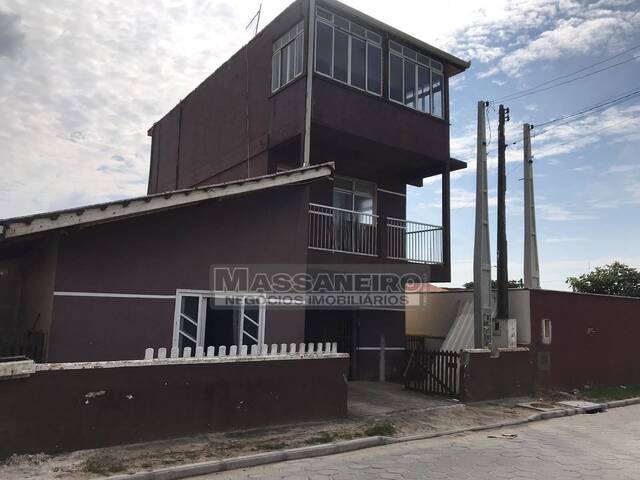 Casa para Venda em Balneário Barra do Sul - 2