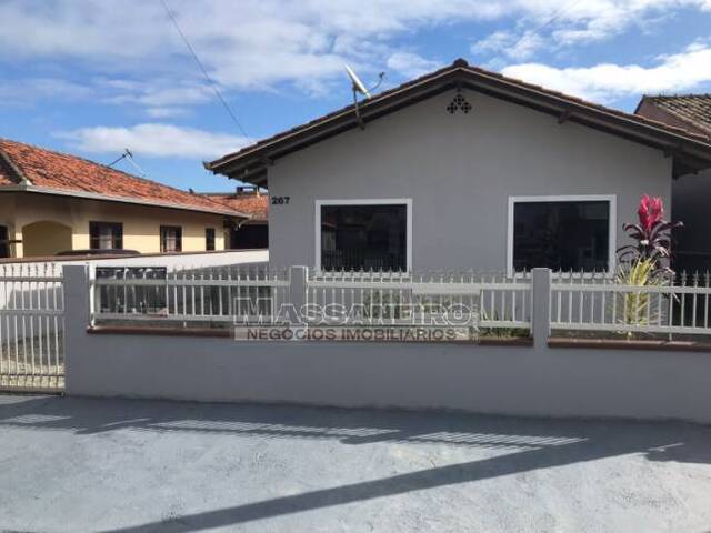 Casa para Venda em Balneário Barra do Sul - 2