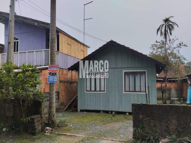Casa para Venda em Balneário Barra do Sul / SC no bairro Cos
