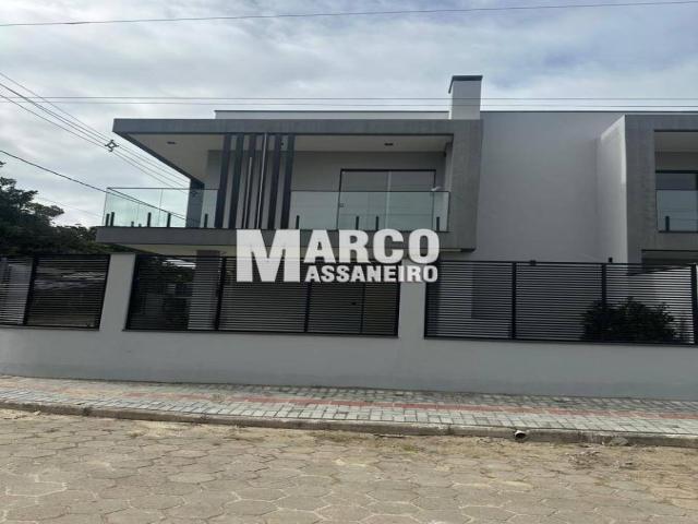 #756 - Casa geminada para Venda em Balneário Piçarras - SC