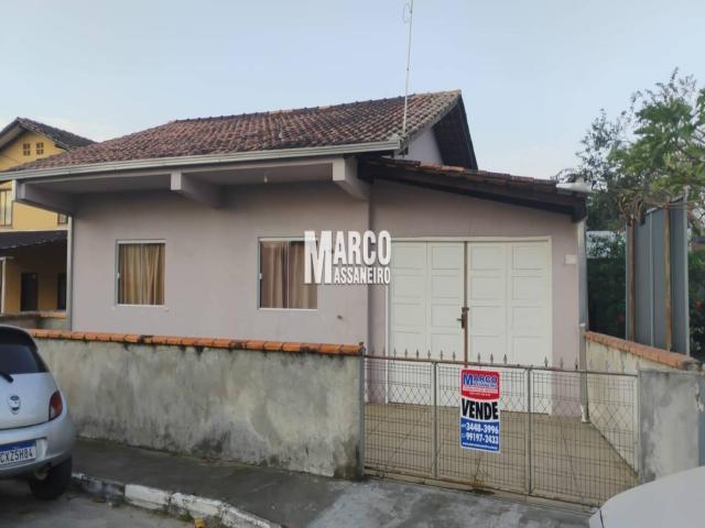 Casa para Locação em Balneário Barra do Sul / SC no bairro C