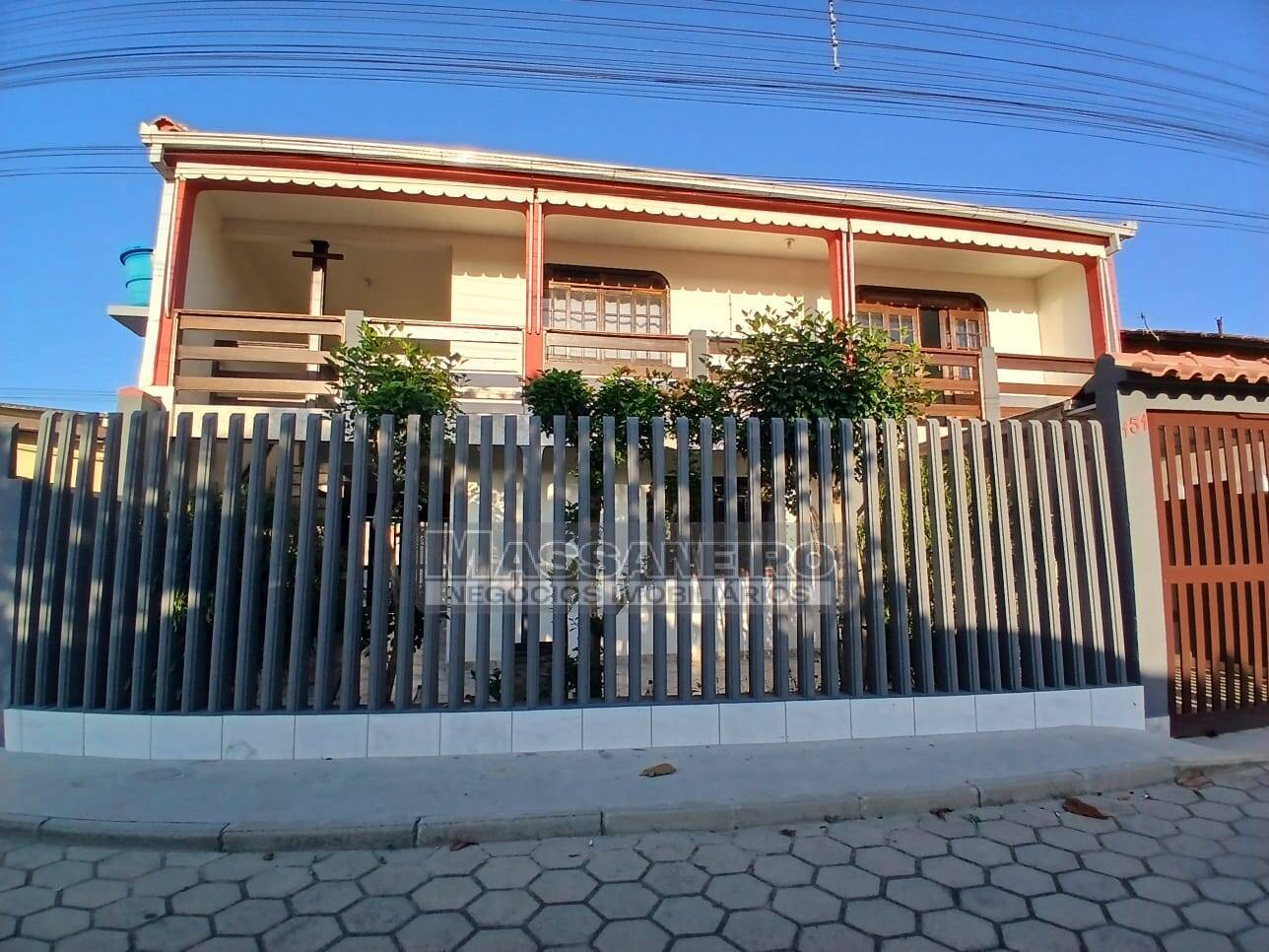 Casa, 3 quartos, 182 m² - Foto 1