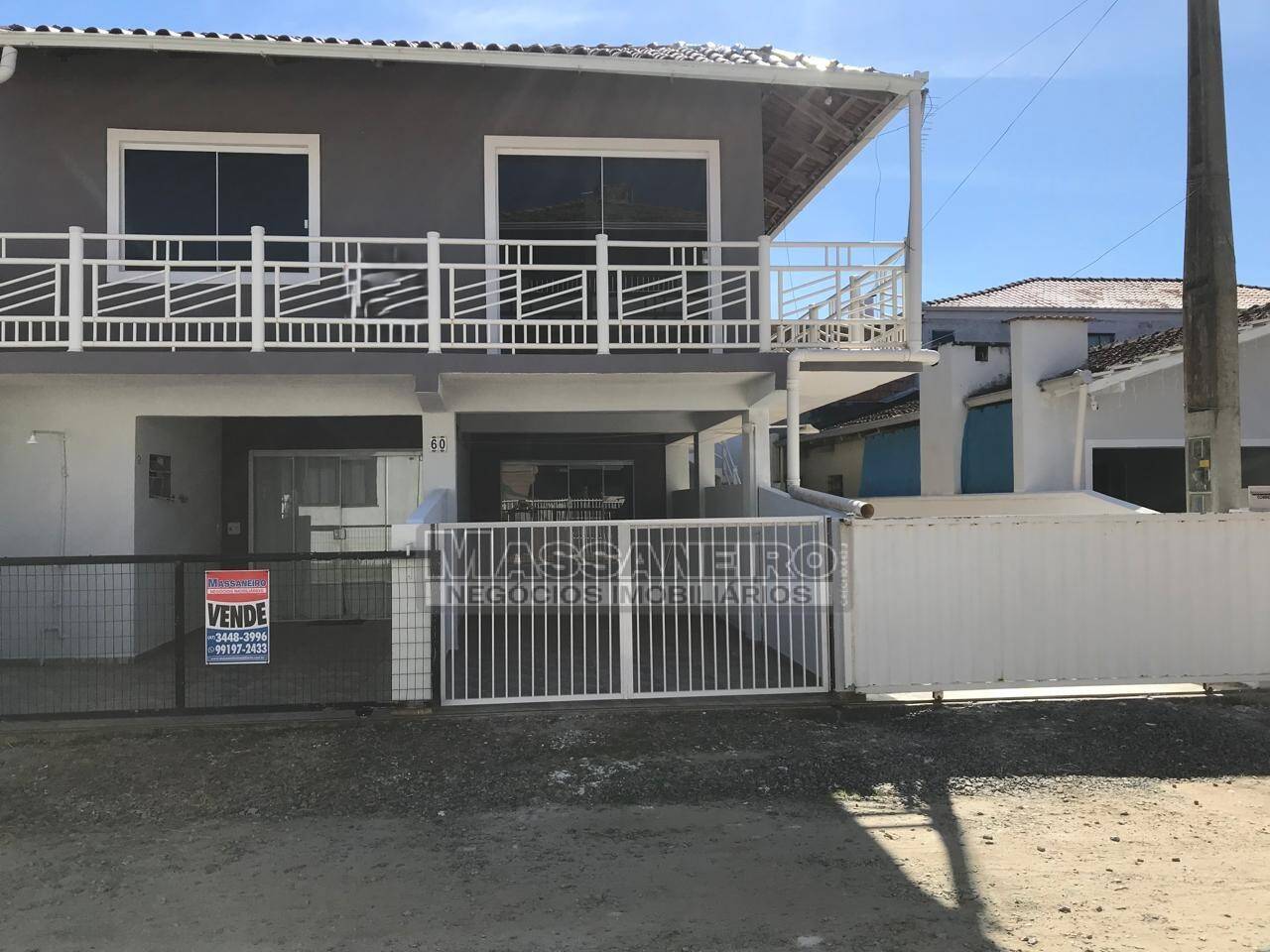 Casa, 5 quartos, 182 m² - Foto 1